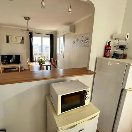 Juan Les Pins Centre - 4 Personnes - Dernier Etage