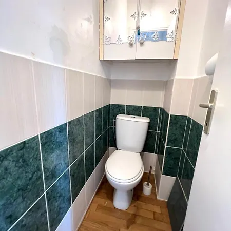 Juan Les Pins Centre - 4 Personnes - Dernier Etage * Antibes