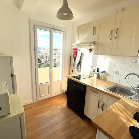 Juan Les Pins Centre - 4 Personnes - Dernier Etage Antibes