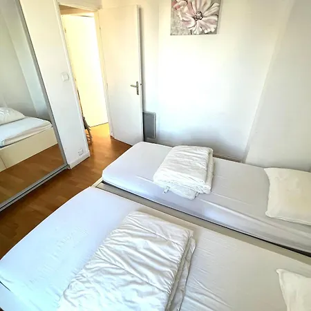 Juan Les Pins Centre - 4 Personnes - Dernier Etage *